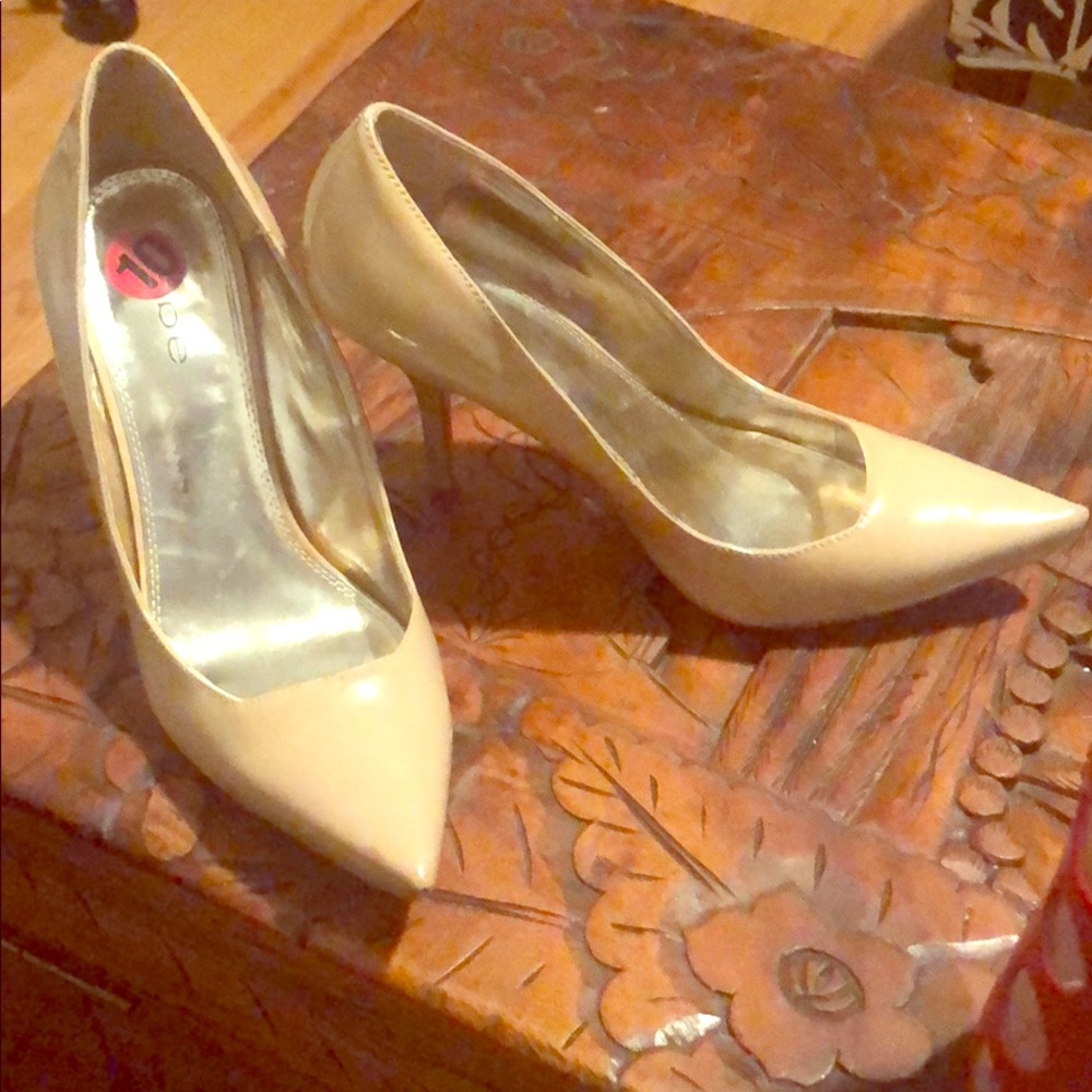 BeBe nude pumps